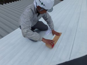 屋根塗装の付着試験